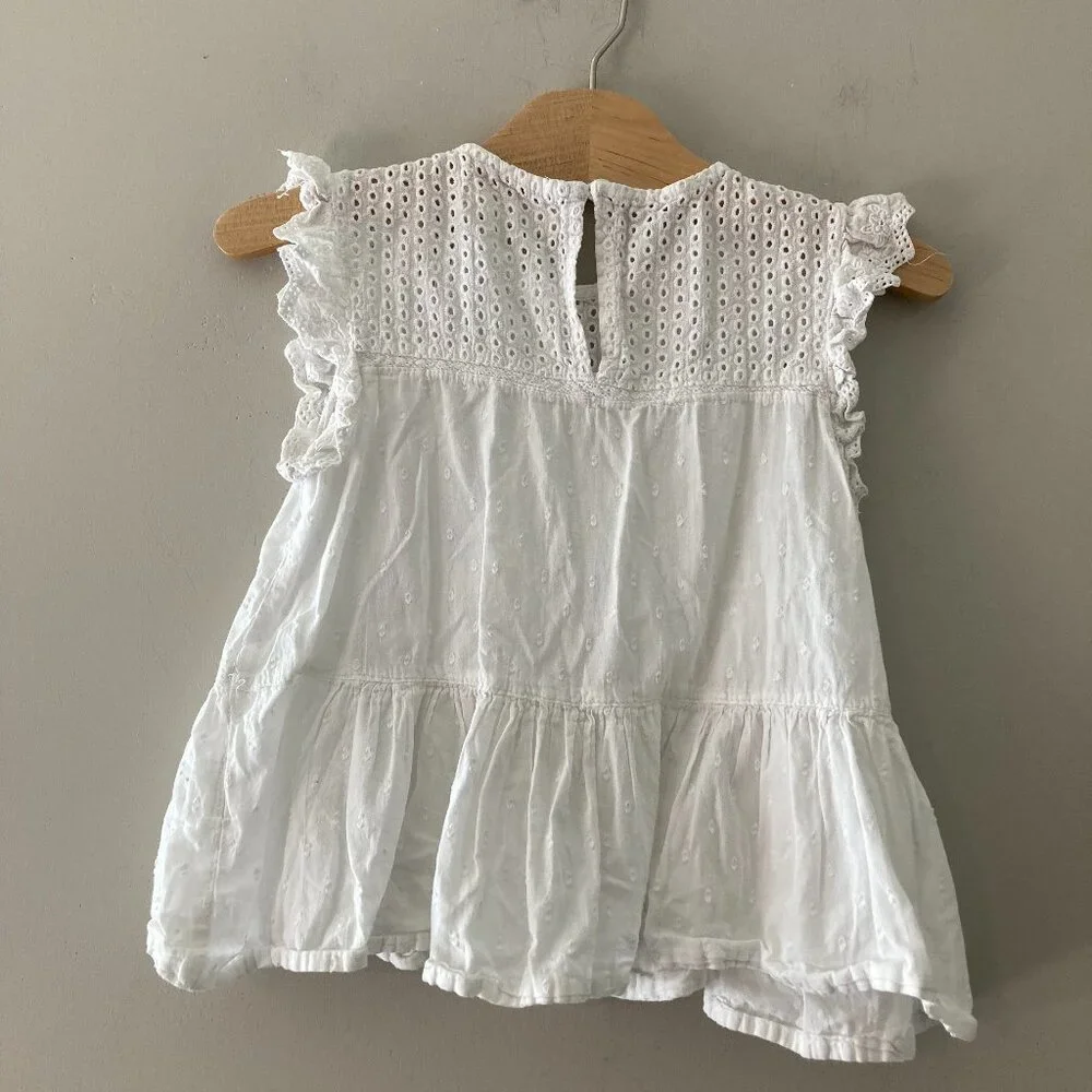 Zara follow us